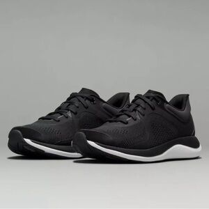 Lululemon women shoes size 7.5